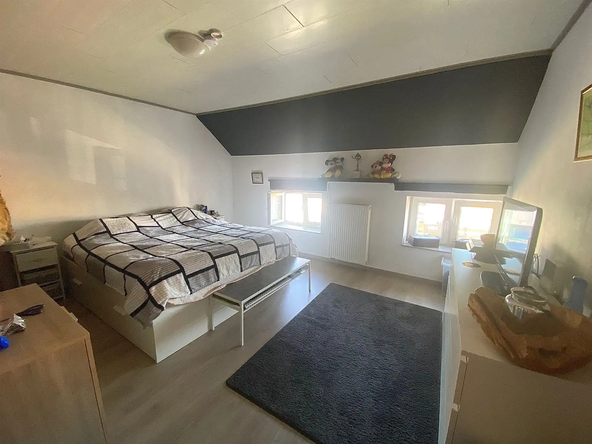 Ruime woning met vier slaapkamers en grote tuin te Aalst foto 9