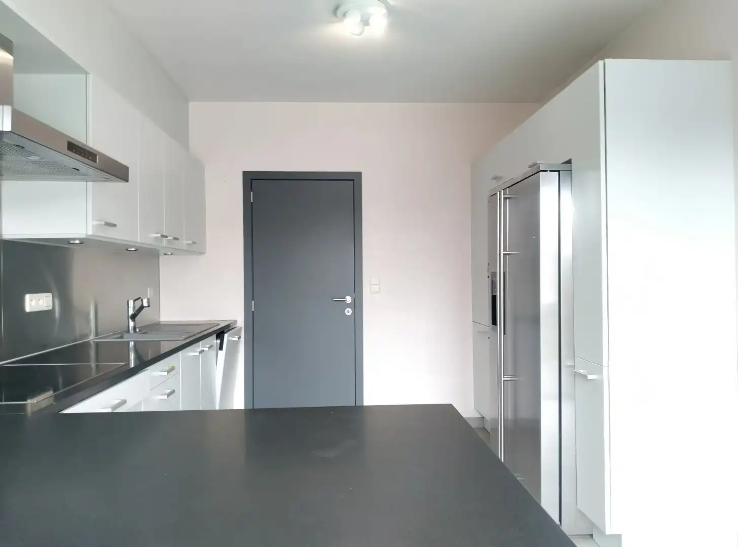 Ruime 3-gevelwoning met tuin foto 2