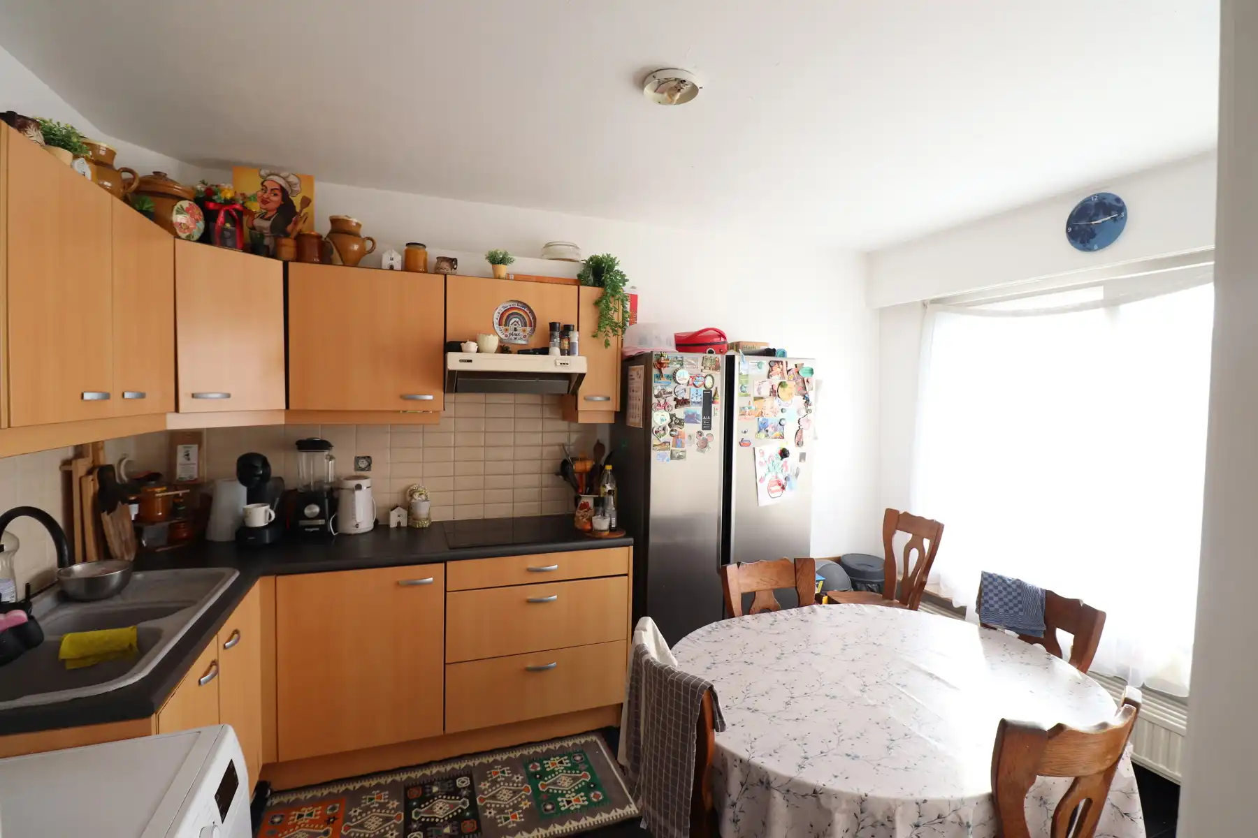 Appartement op de tweede verdieping met 2 slaapkamers met op het gelijkvloers garage met berging en tuin. foto 4