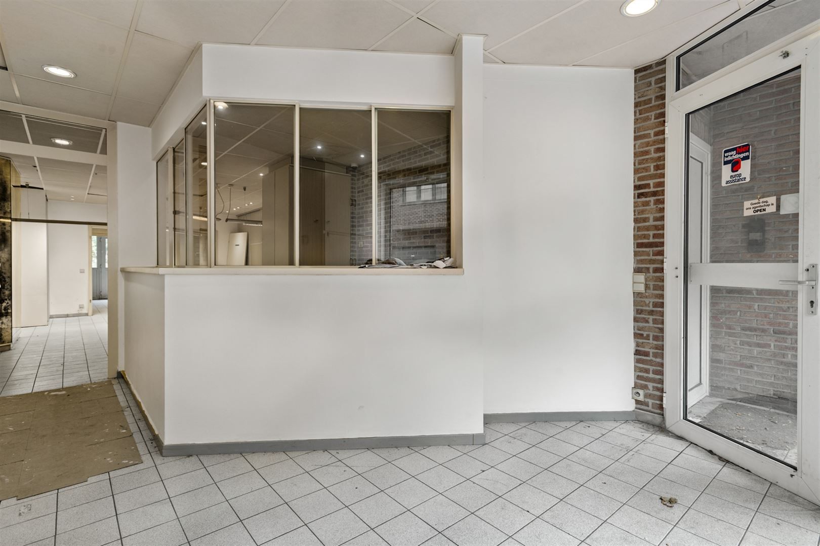 Te renoveren opbrengsteigendom met 2 aparte units. foto 12