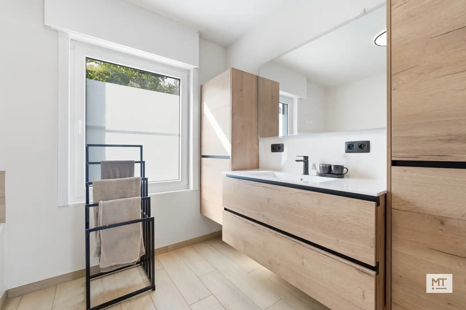 Gerenoveerde alleenstaande woning te koop op de Madonna foto 12