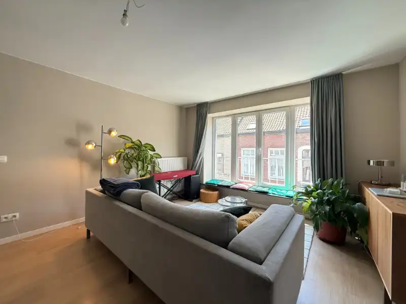 Lichtrijk 2-slaapkamerappartement tussen Dampoort en St-Jacobs foto 3