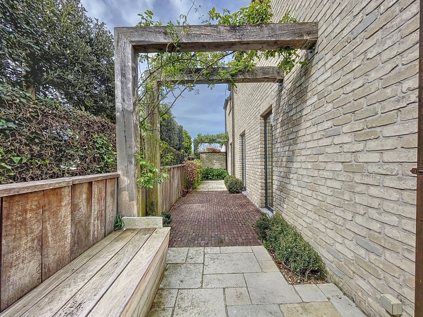 Ruime gerenoveerde woning te Koksijde-Dorp. foto 18