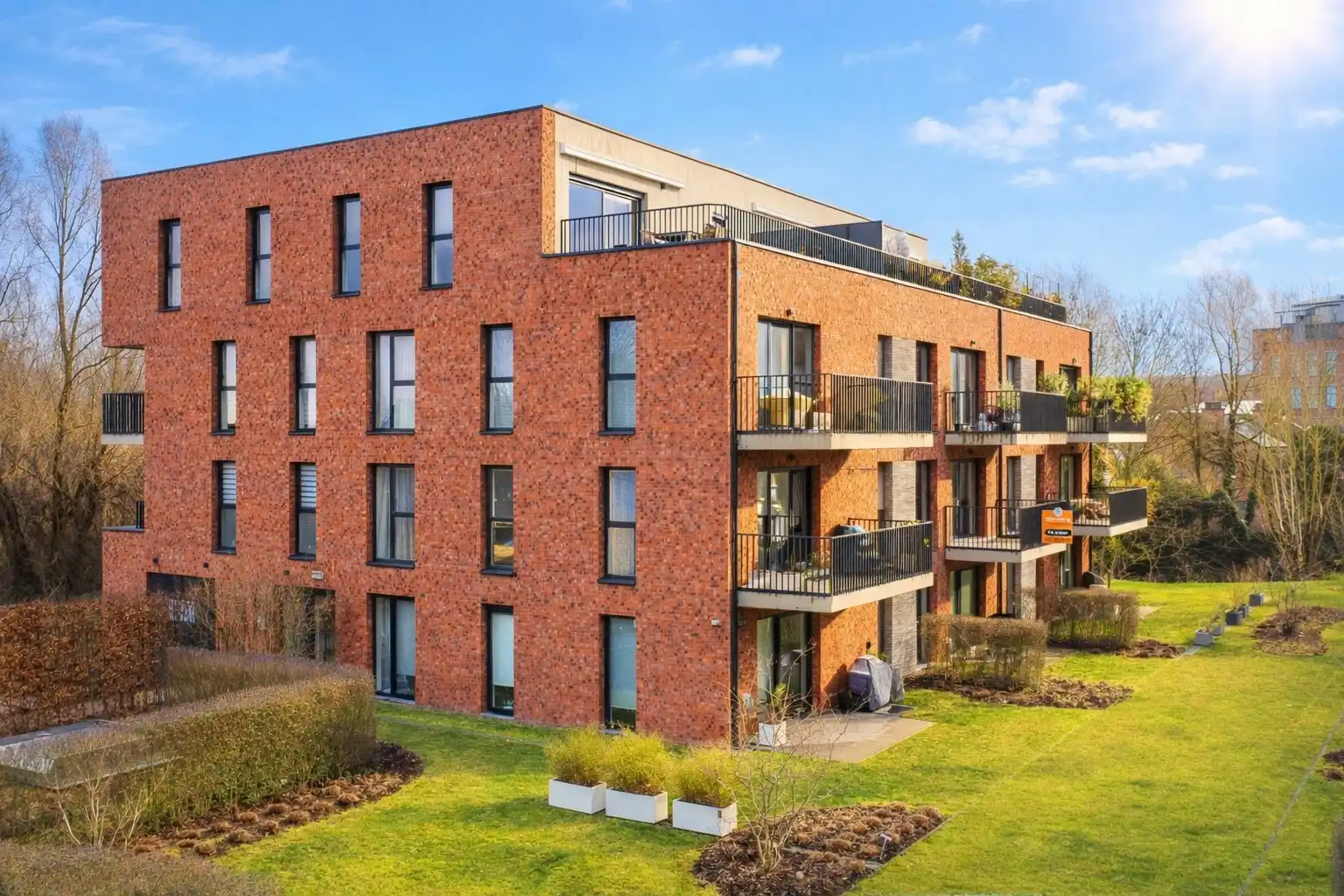 RECENT APPARTEMENT (EPC: A) MET STAANPLAATS ! foto {{pictureIndex}}