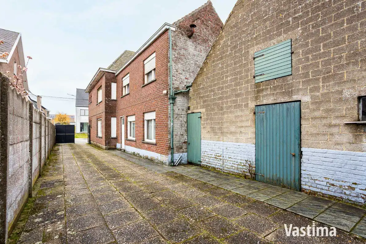 Woning met loods en grote tuin foto 22