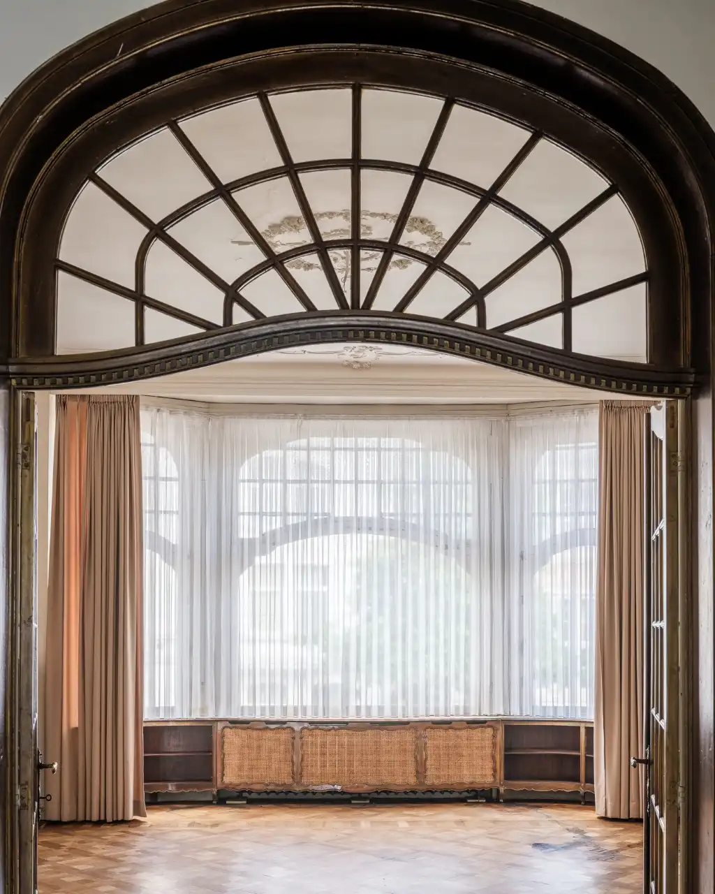 Unieke herenwoning met tuin en garage in neorococostijl nabij Gent-Sint-Pieters foto 15