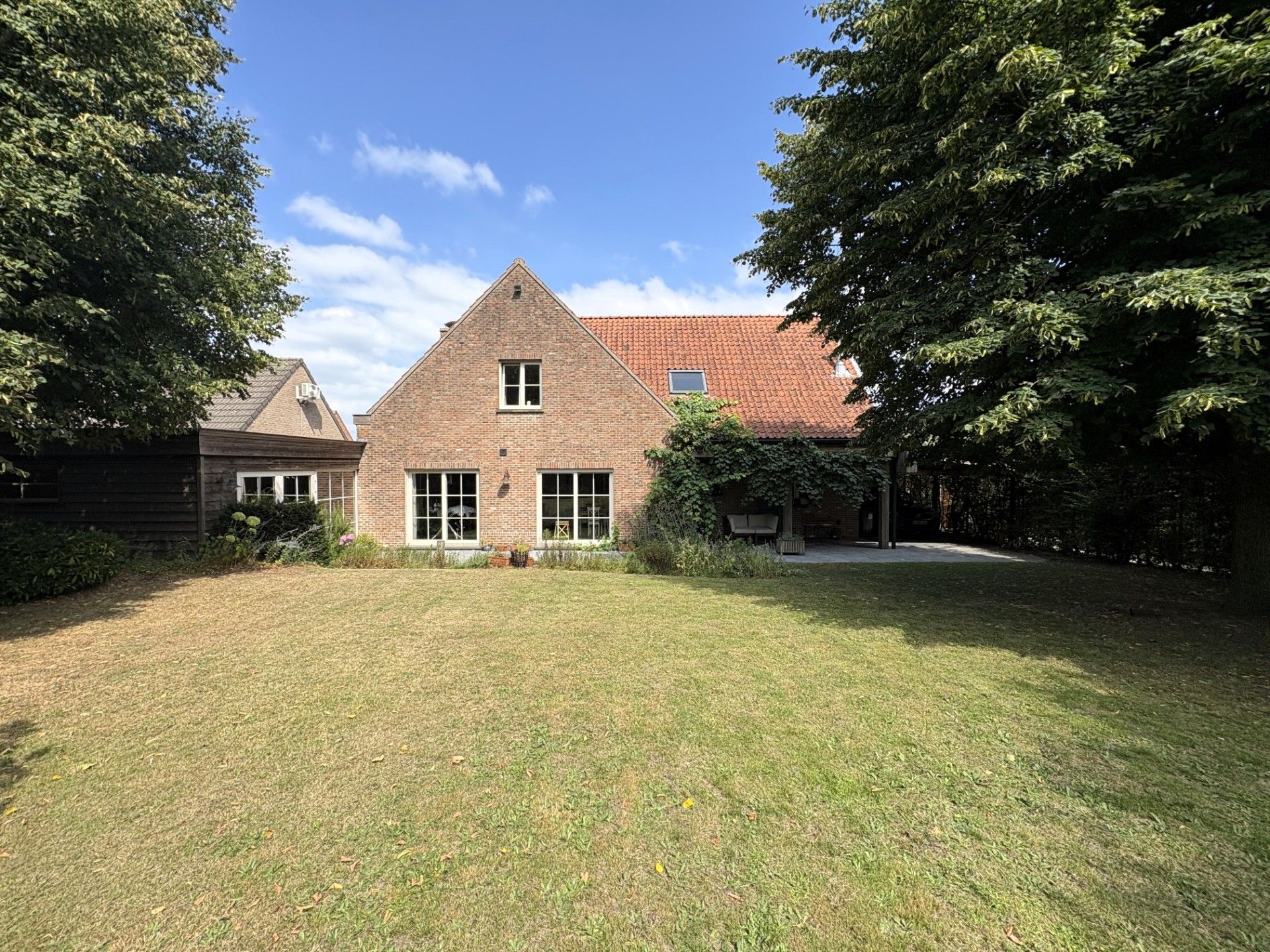 Rustig gelegen, alleenstaande woning met prachtige tuin foto 21