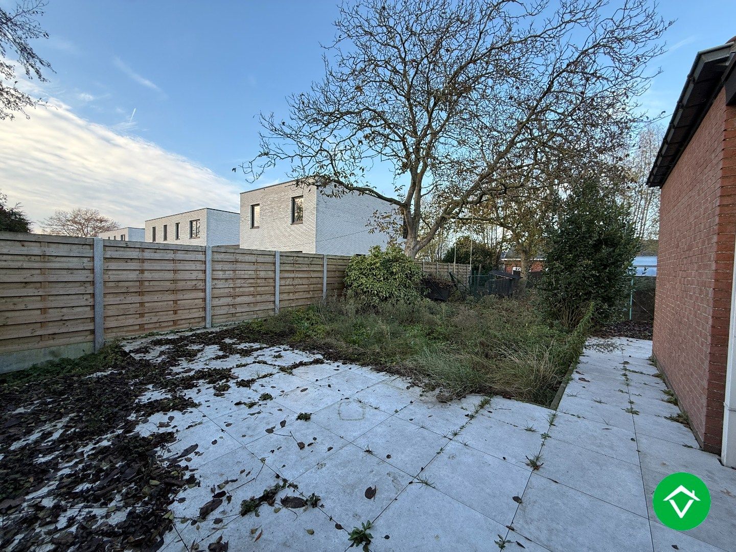 Rustig gelegen halfopen bebouwing met 3 slaapkamers, tuin en garage met uitweg! foto 18