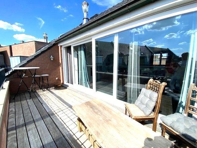 RUIM (131m²) INSTAPKLAAR  APPARTEMENT MET 2 SLAAPKAMERS, TERRAS, ONDERGRONDSE AUTOSTAANPLAATS EN KELDER foto 3