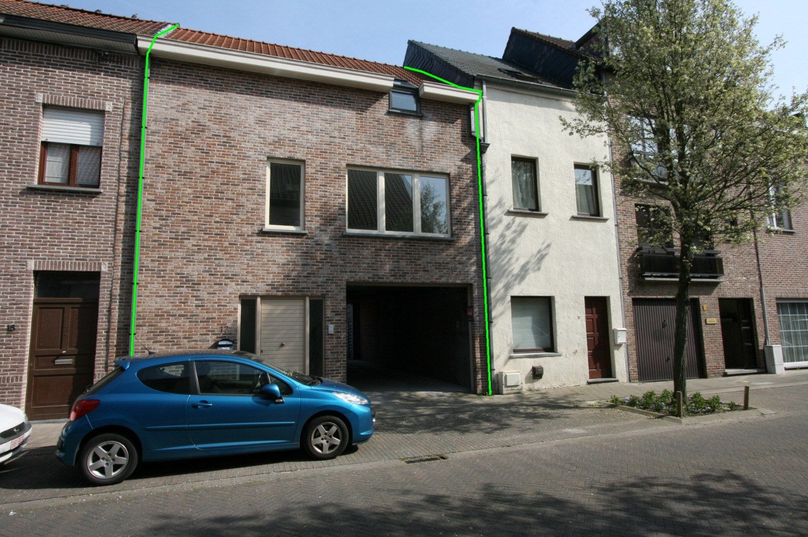 PRACHTIGE BEL-ETAGE MET GARAGE TE HARELBEKE foto {{pictureIndex}}