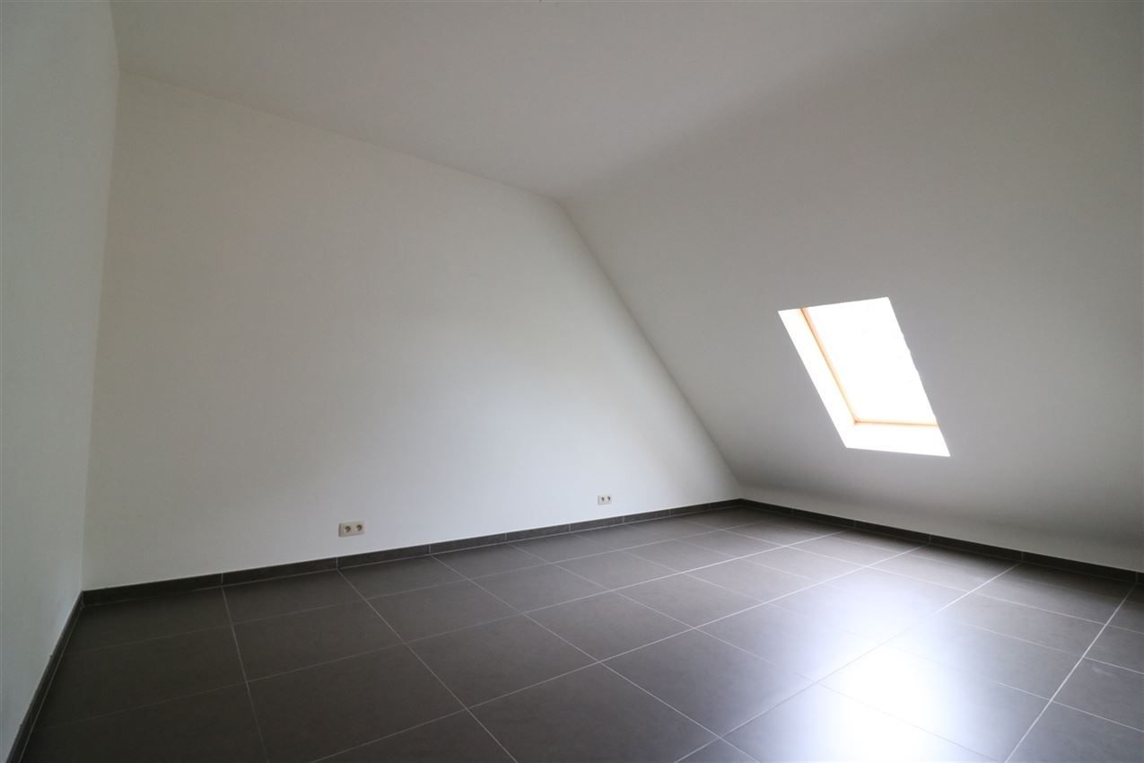 Modern duplex appartement met 2 slpk. en garage foto 19