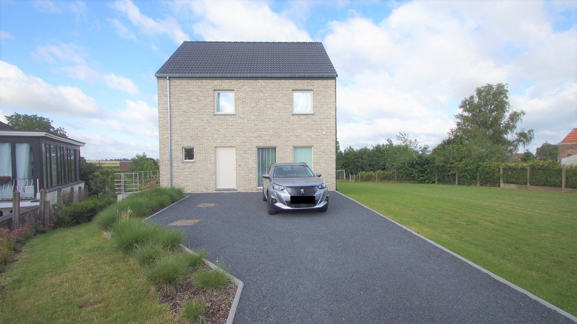 Prachtige nieuwbouw met 3 slpks, zonnig terras en tuin foto {{pictureIndex}}