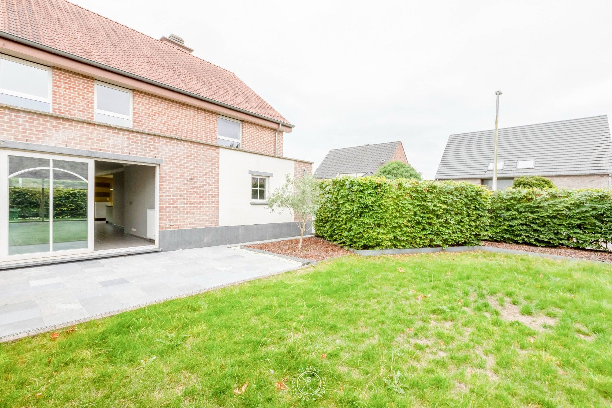 Recente half-open bebouwing met B-label foto 11