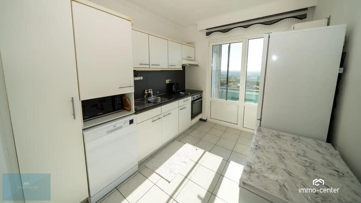 Wonen op topniveau — lichtrijk 2-slaapkamerappartement met uniek panoramisch uitzicht in Genk foto 6