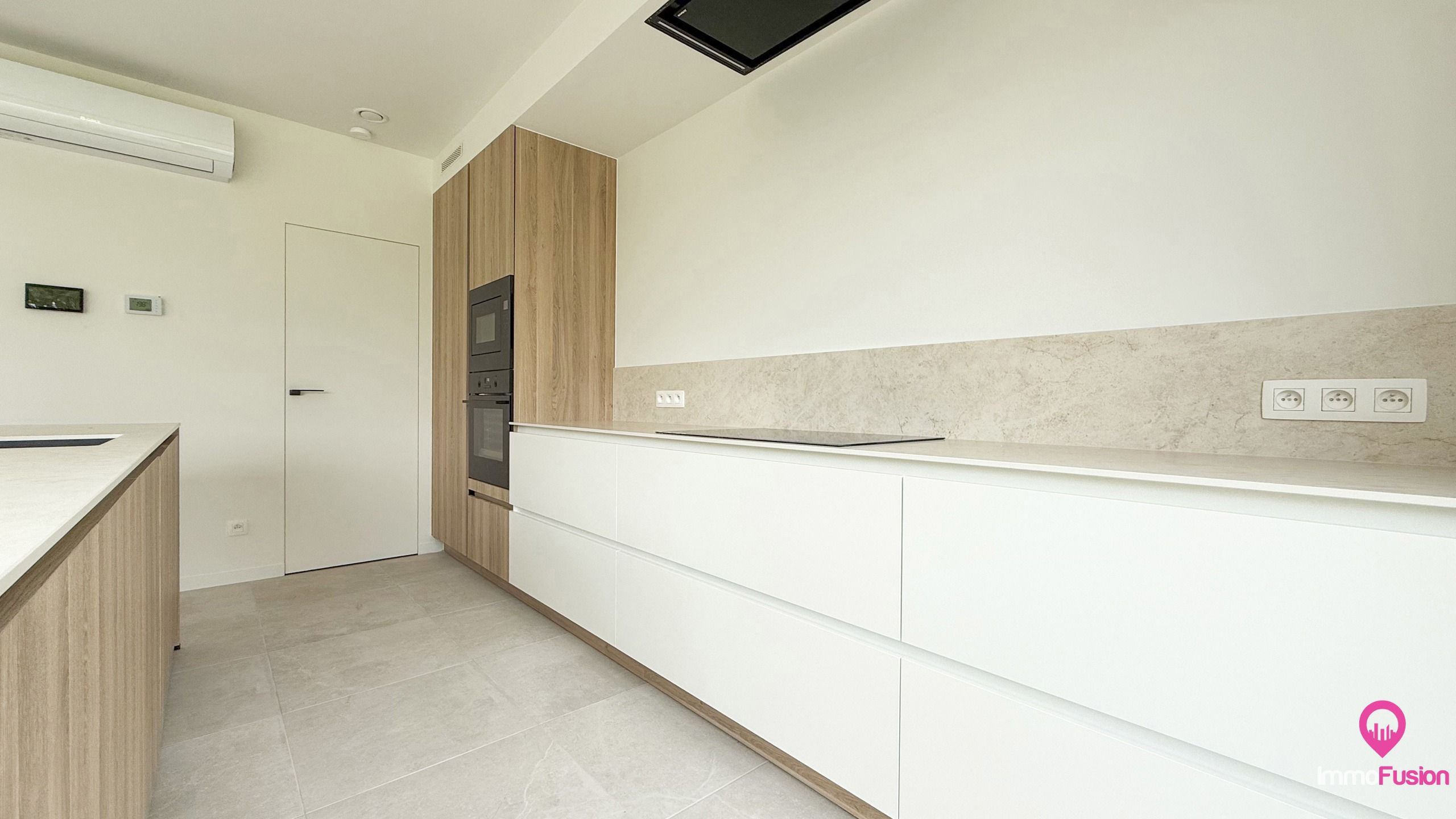 Stijlvolle nieuwbouwwoning met diepe tuin + vloerverwarming! foto 7