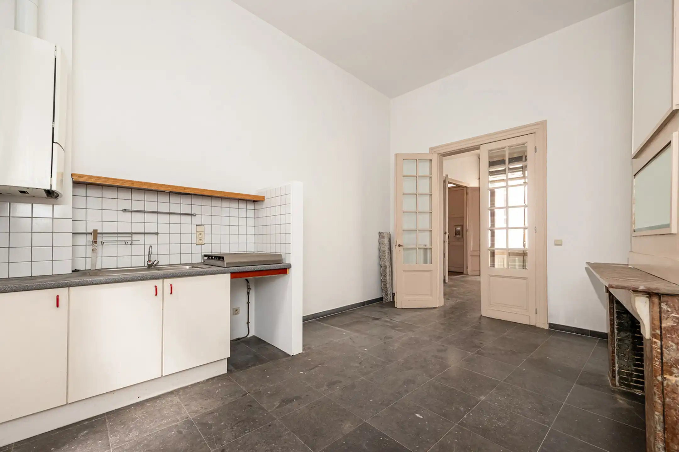 ANTWERPEN CENTRUM - Te renoveren herenhuis foto 4