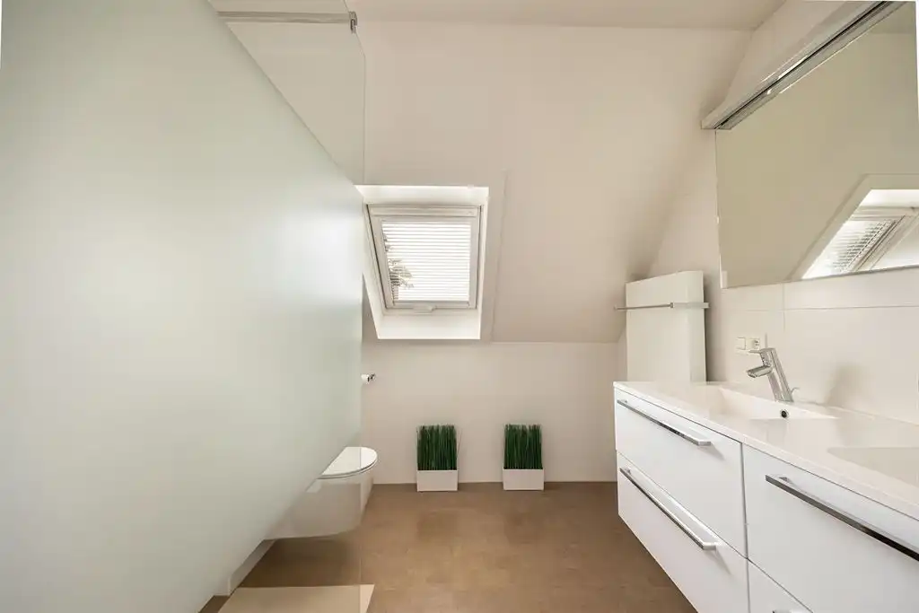 Perfect onderhouden en instapklare split-level woning foto 16