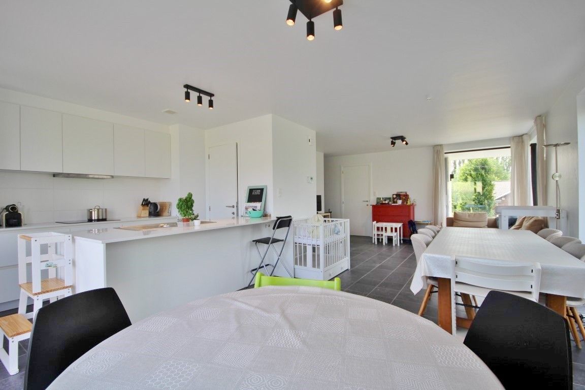 Moderne woning met 3 slaapkamers en tuin in het rustige Landen foto 2