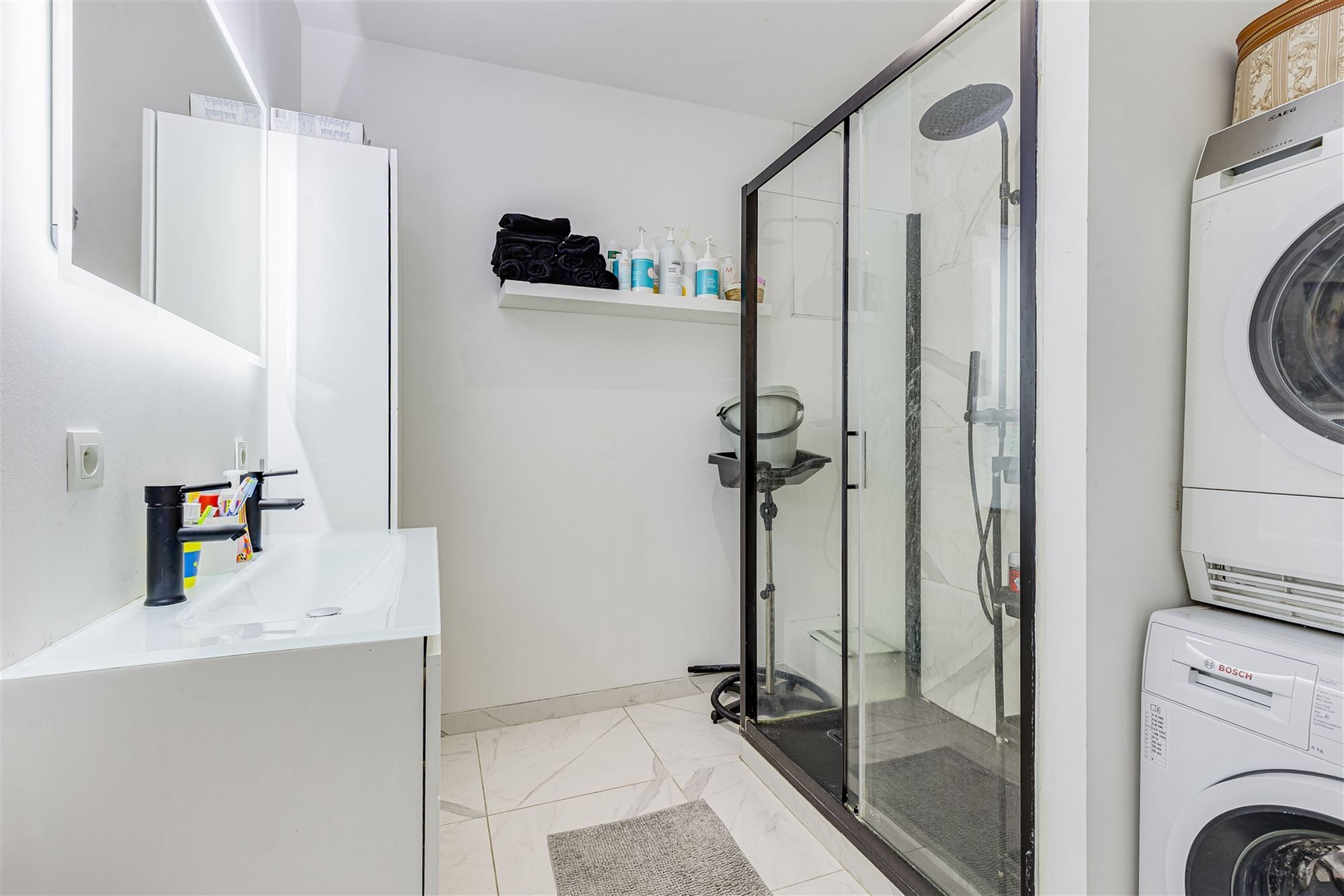 Ruim appartement met 3 slpk en garagebox te Wilrijk foto 16