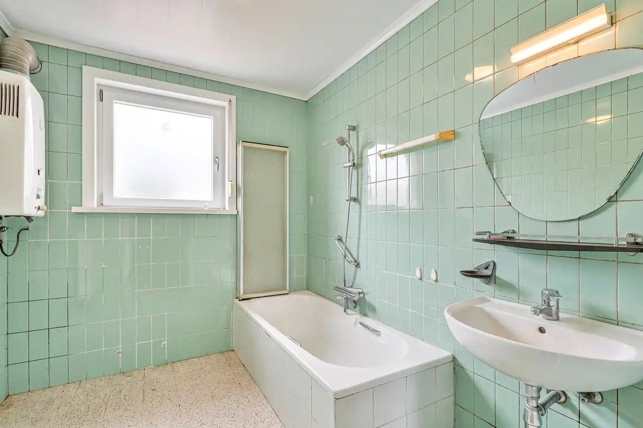Charmante te renoveren woning met 3 slaapkamers in het rustige Desteldonk foto 10