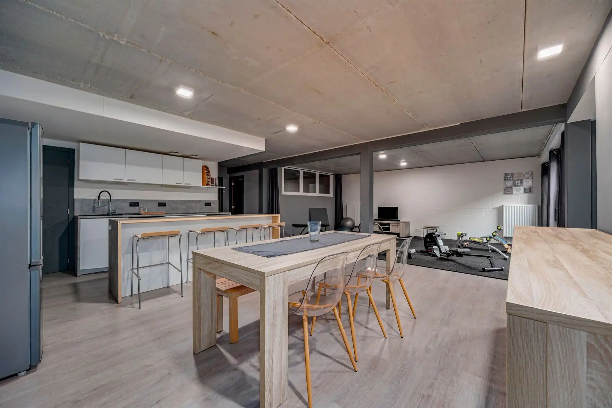 Exclusieve villa met 4 slaapkamers, 4 badkamers en luxueuze multifunctionele kelder op een toplocatie in Kalmthout! foto 21