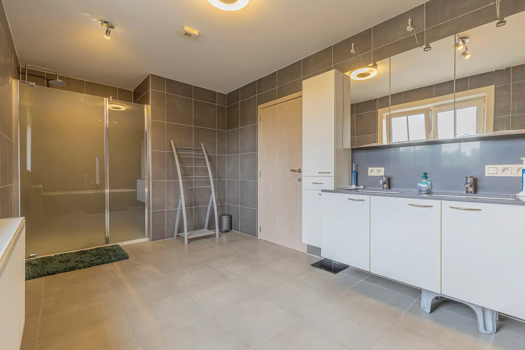 Ruime energiezuinige (EPC = A) woning met zuidwest tuin foto 22