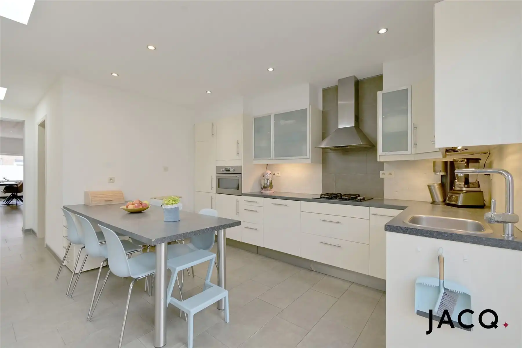 Instapklare woning met 3slpk's en gezellige zuid-tuin! foto 4