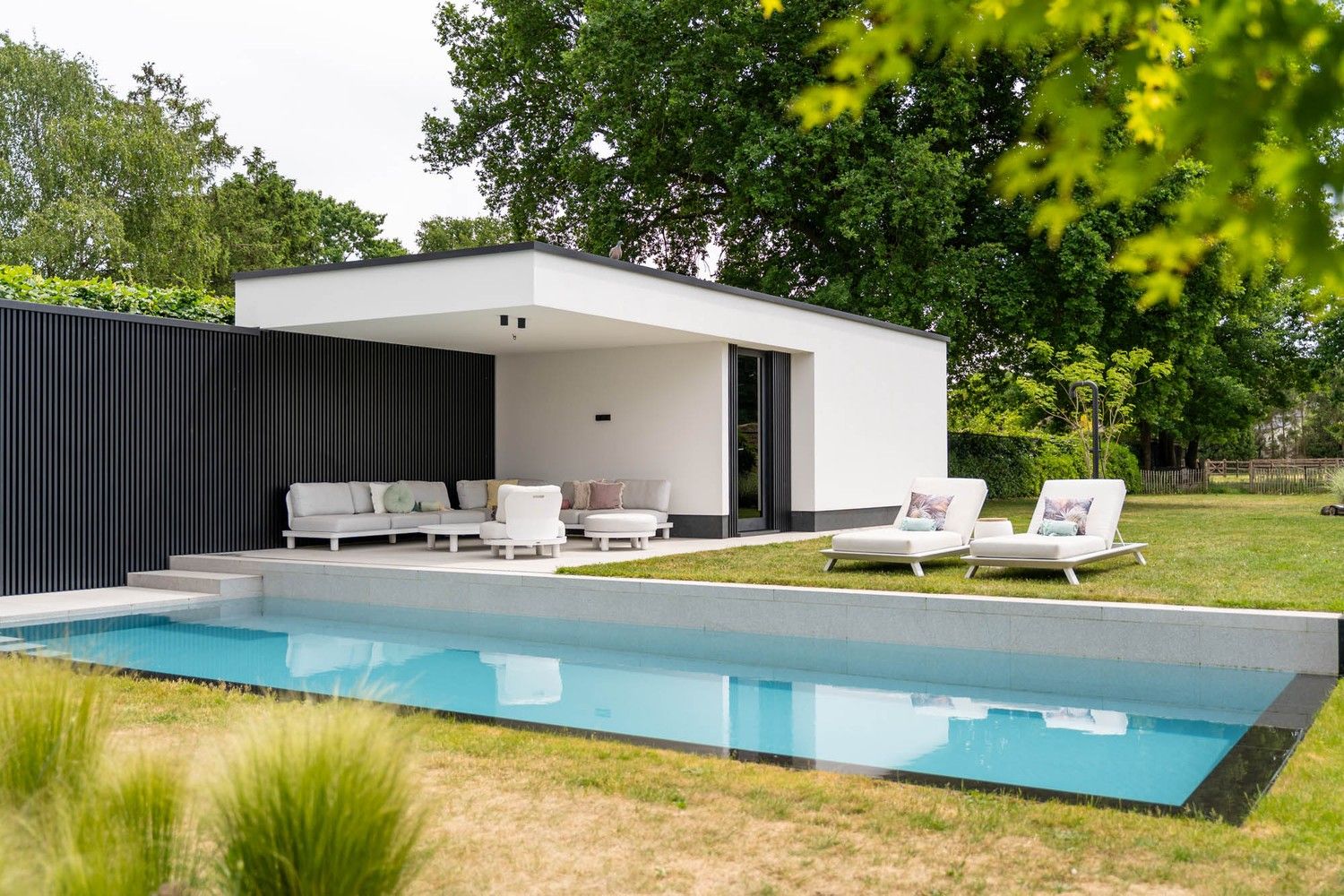 Exclusieve high-end villa met verwarmd zwembad op idyllische toplocatie! foto 3