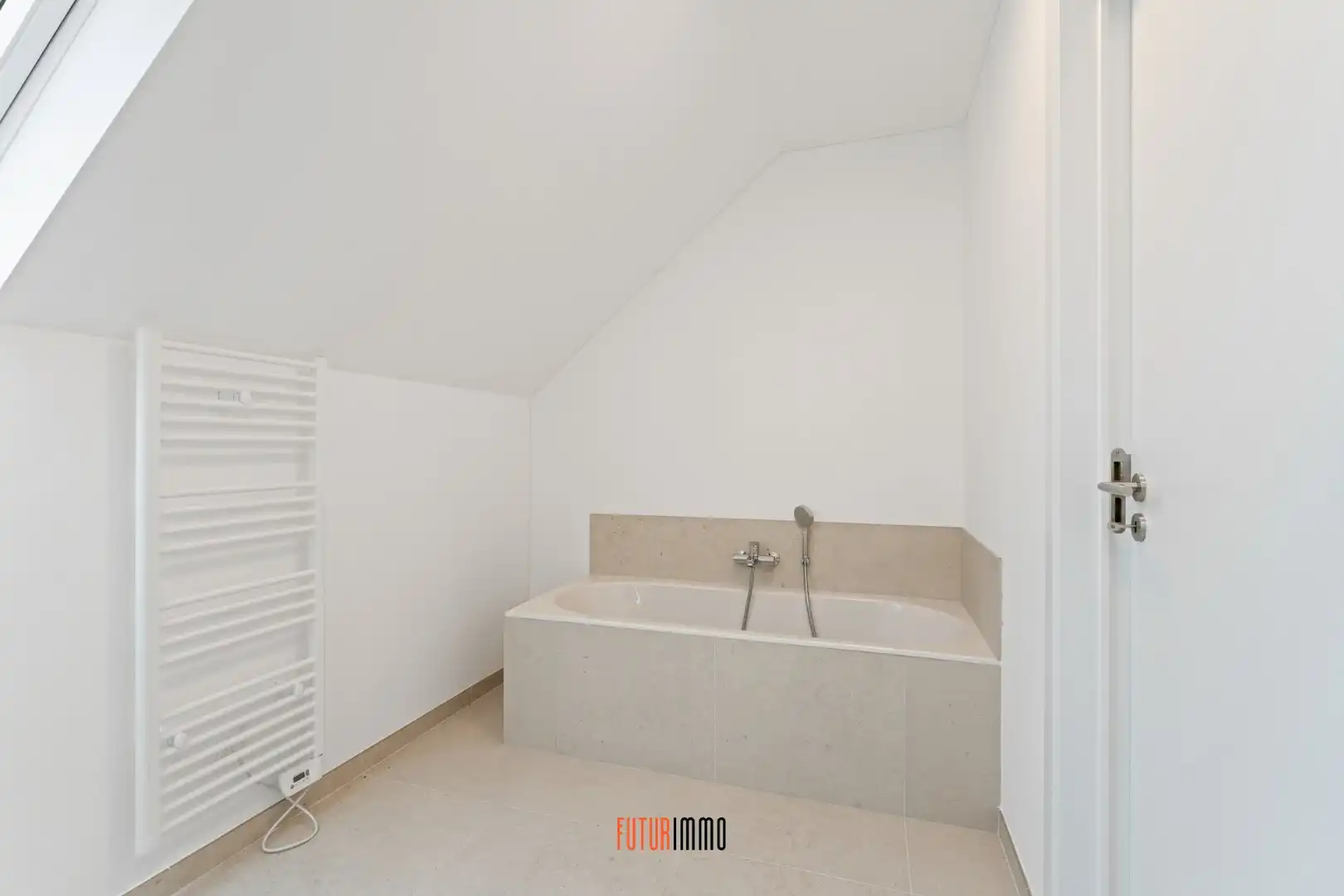 Nieuwbouwwoning met garage foto 10
