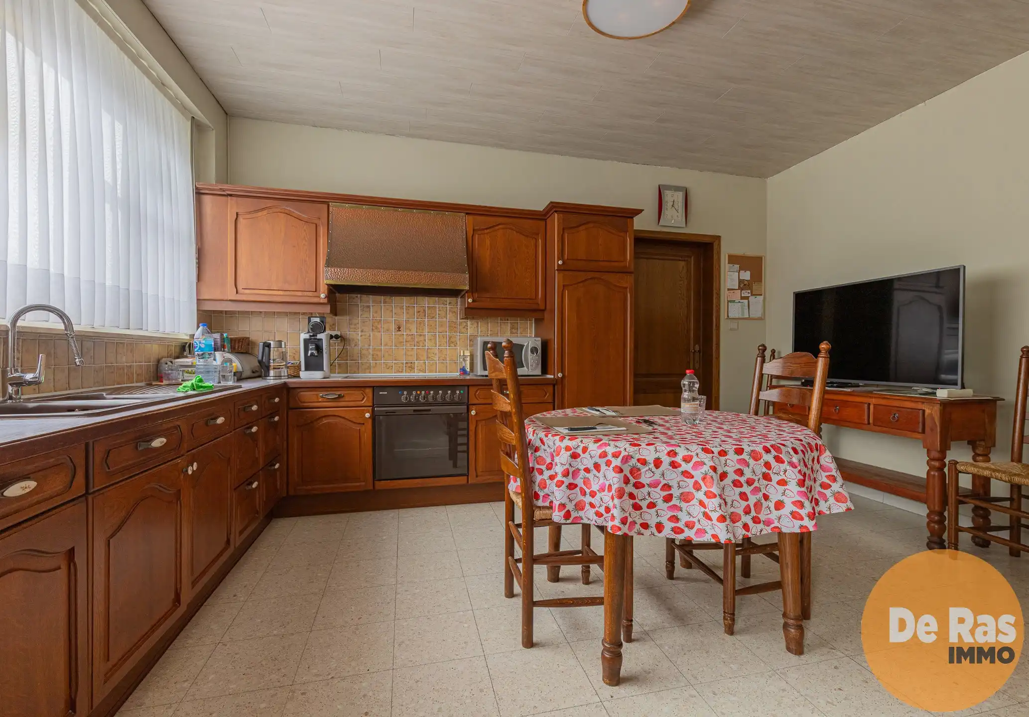 HILLEGEM - Mooie bungalow in rustige woonwijk op toplocatie foto 6