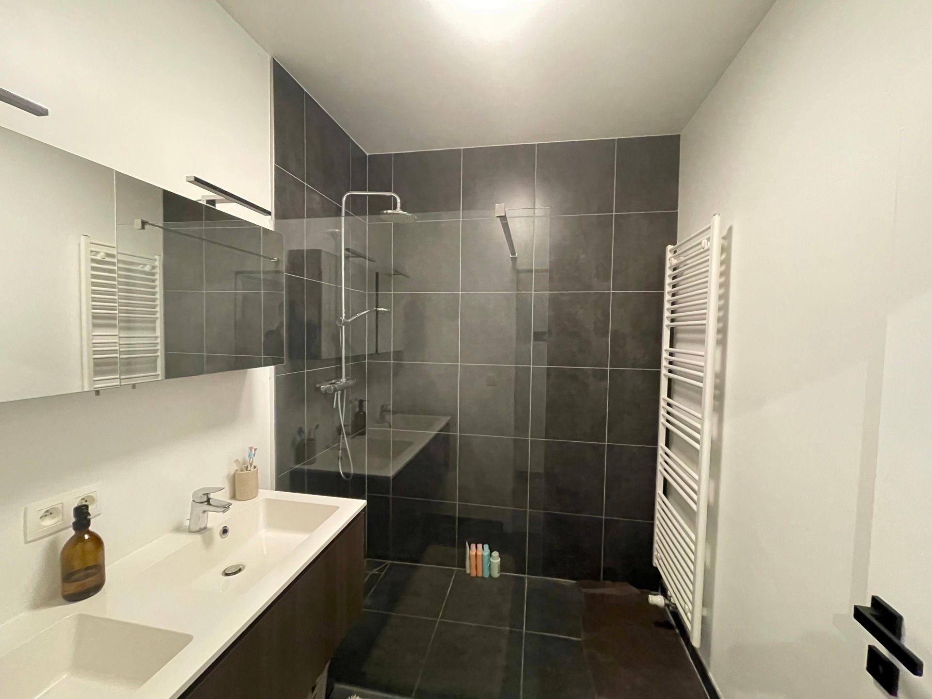 Energiezuinig gelijkvloers appartement met tuin foto 16