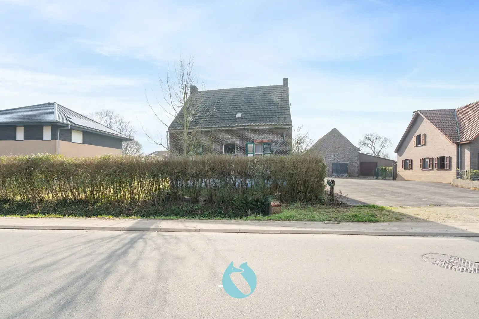 Te renoveren hoeve op unieke ligging (perceel 19.617m²) foto 2