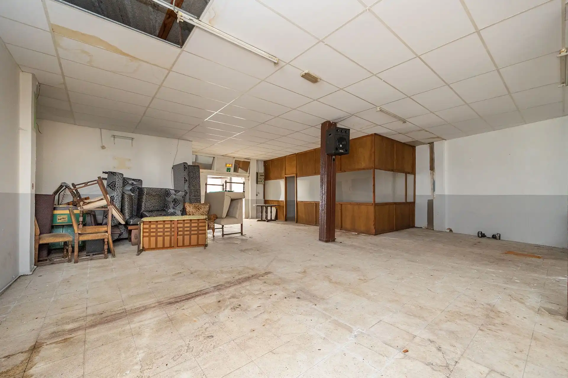 Te renoveren polyvalente ruimte in de bruisende Kievitwijk foto 5