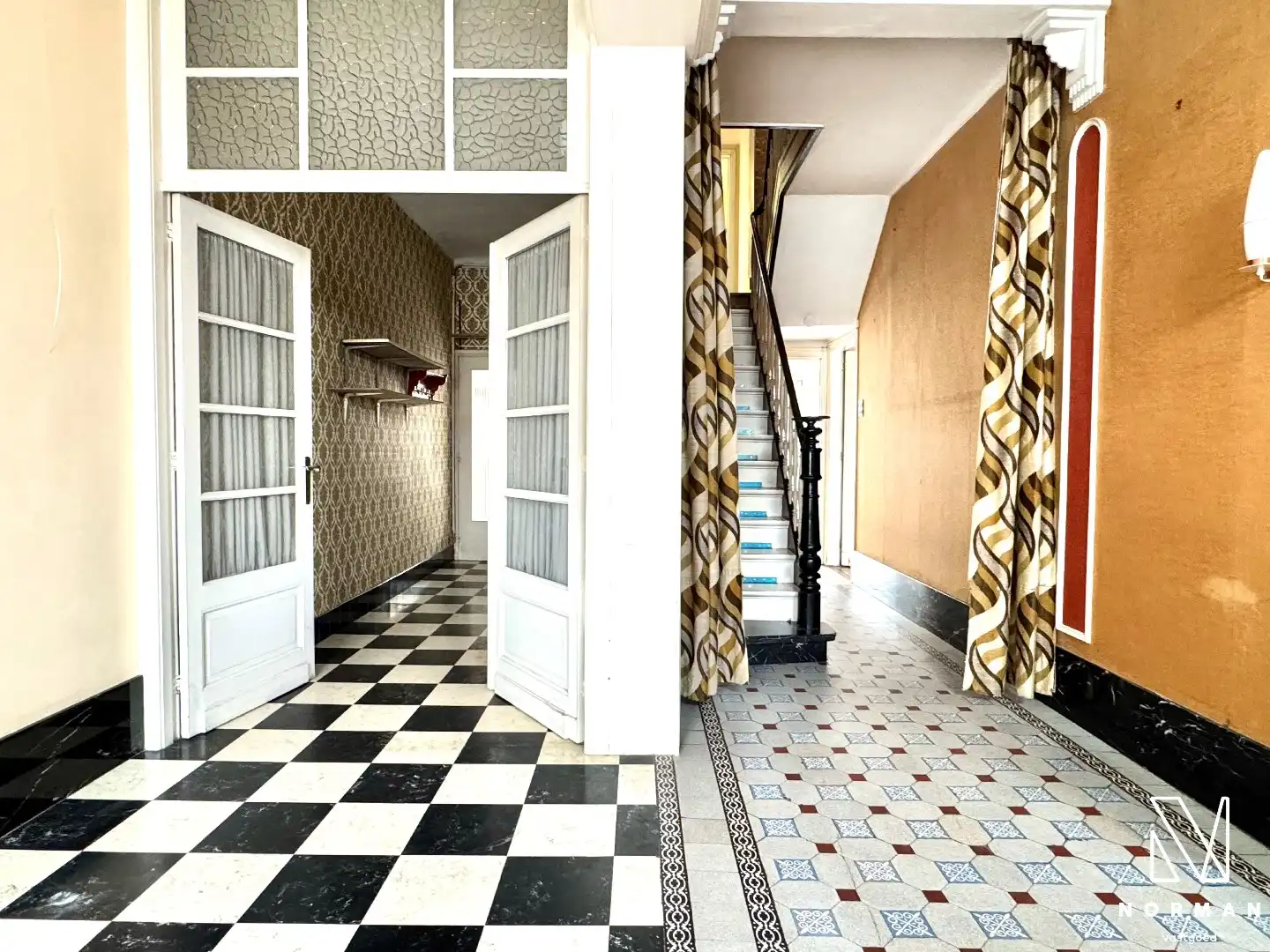 Te renoveren woning met 4 slaapkamers te koop in centrum Kuurne! foto 2