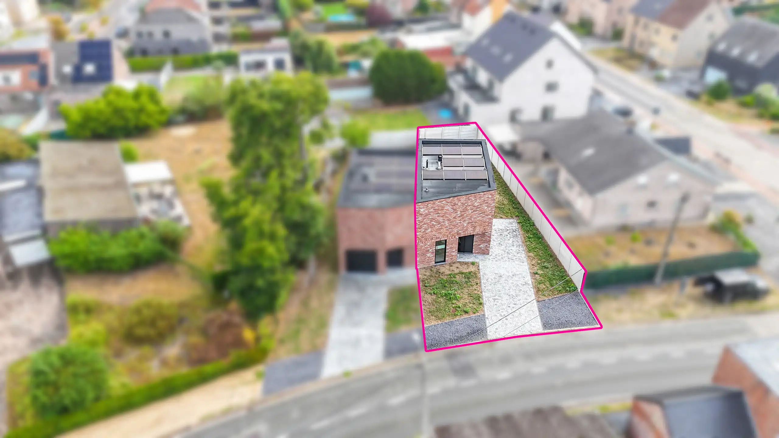 Kwalitatief afgewerkte nieuwbouwwoning op centrale ligging! foto 35