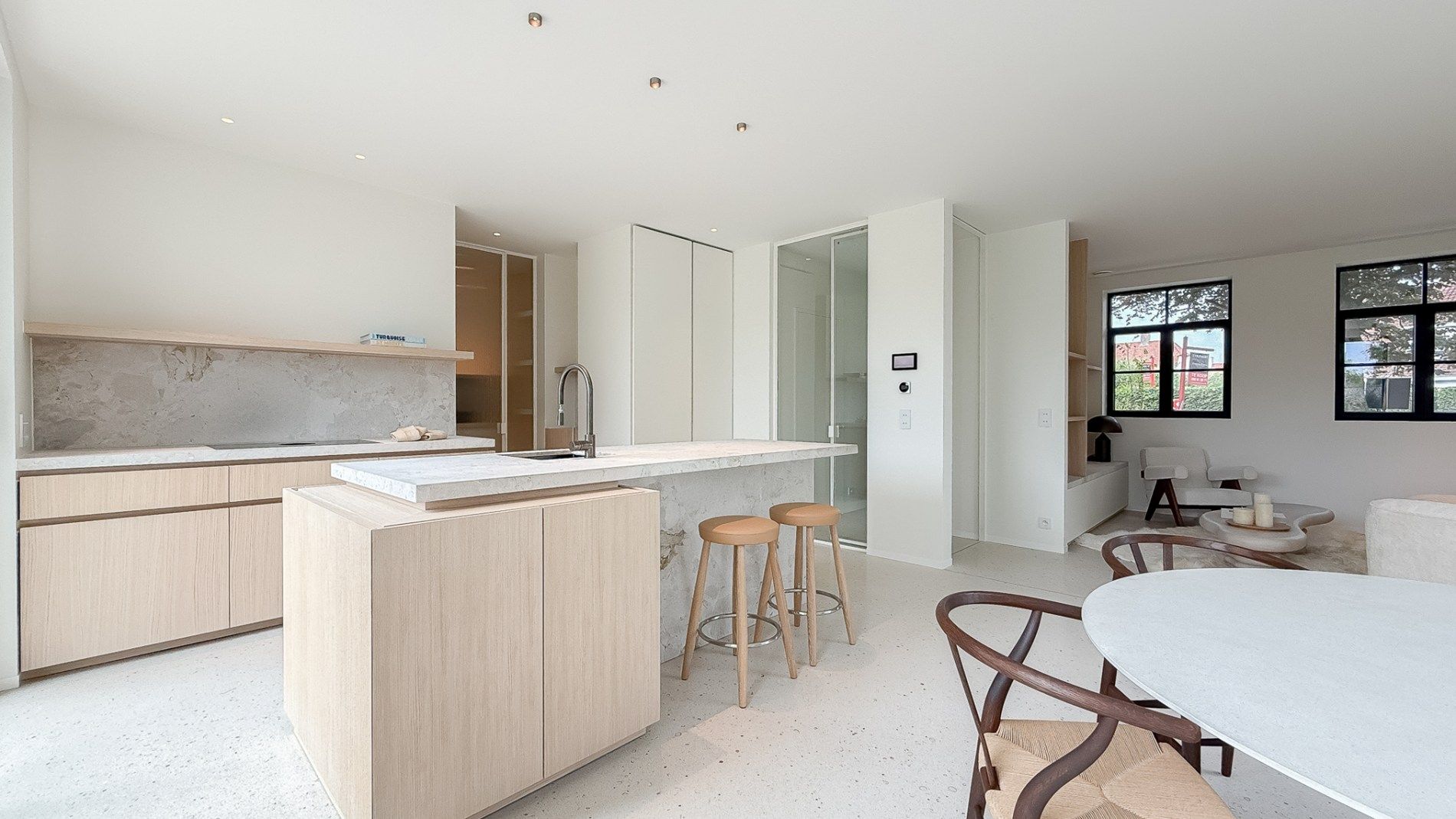 Nieuwbouw onder registratierechten! Villa met zonovergoten leefruimtes en een tijdloos design foto 4