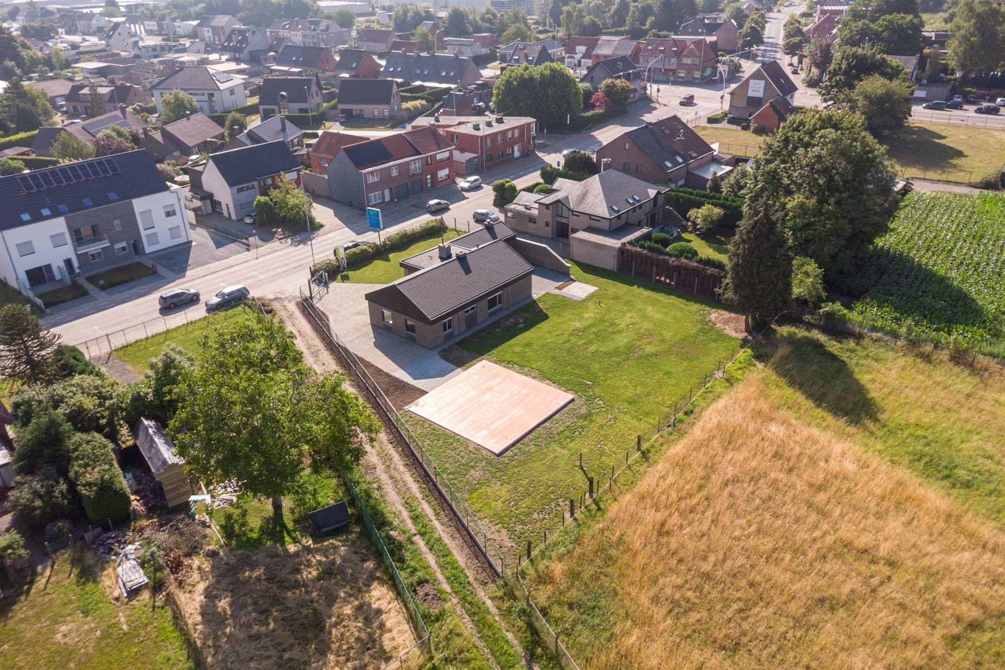 Bungalow op perceel van ca 1824m² in het groen foto 2