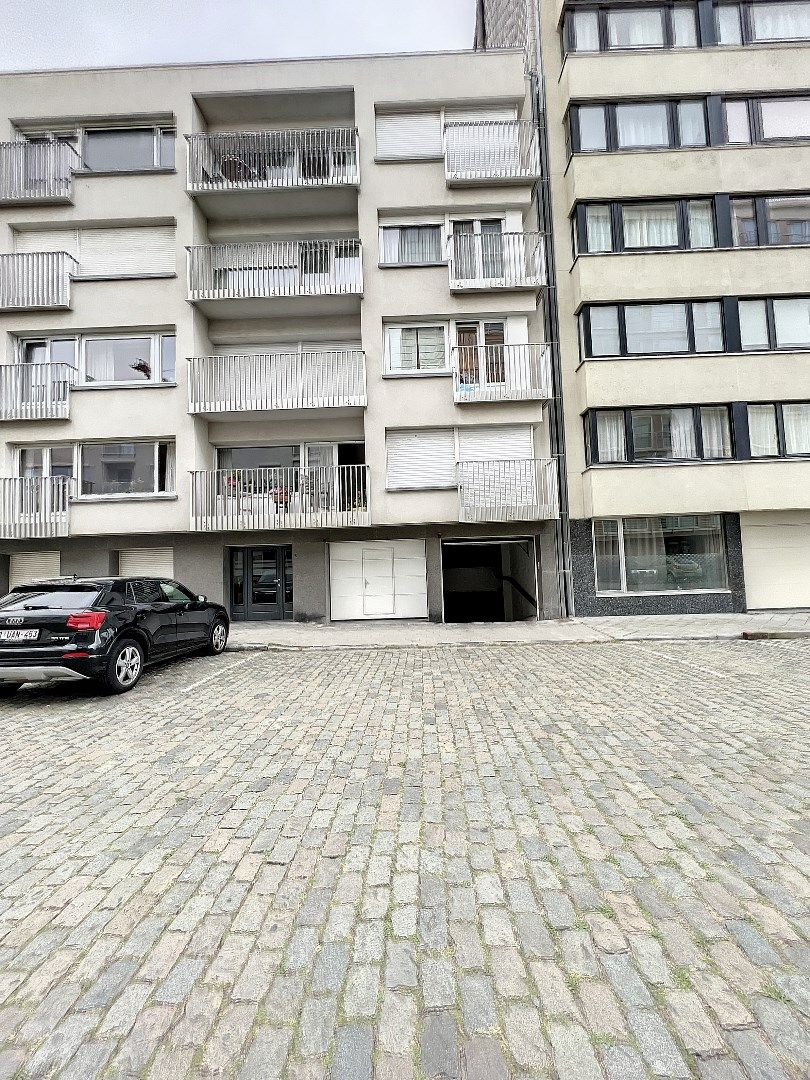 Garagebox op 20m van Zeedijk te Oostende-Mariakerke.  foto 2