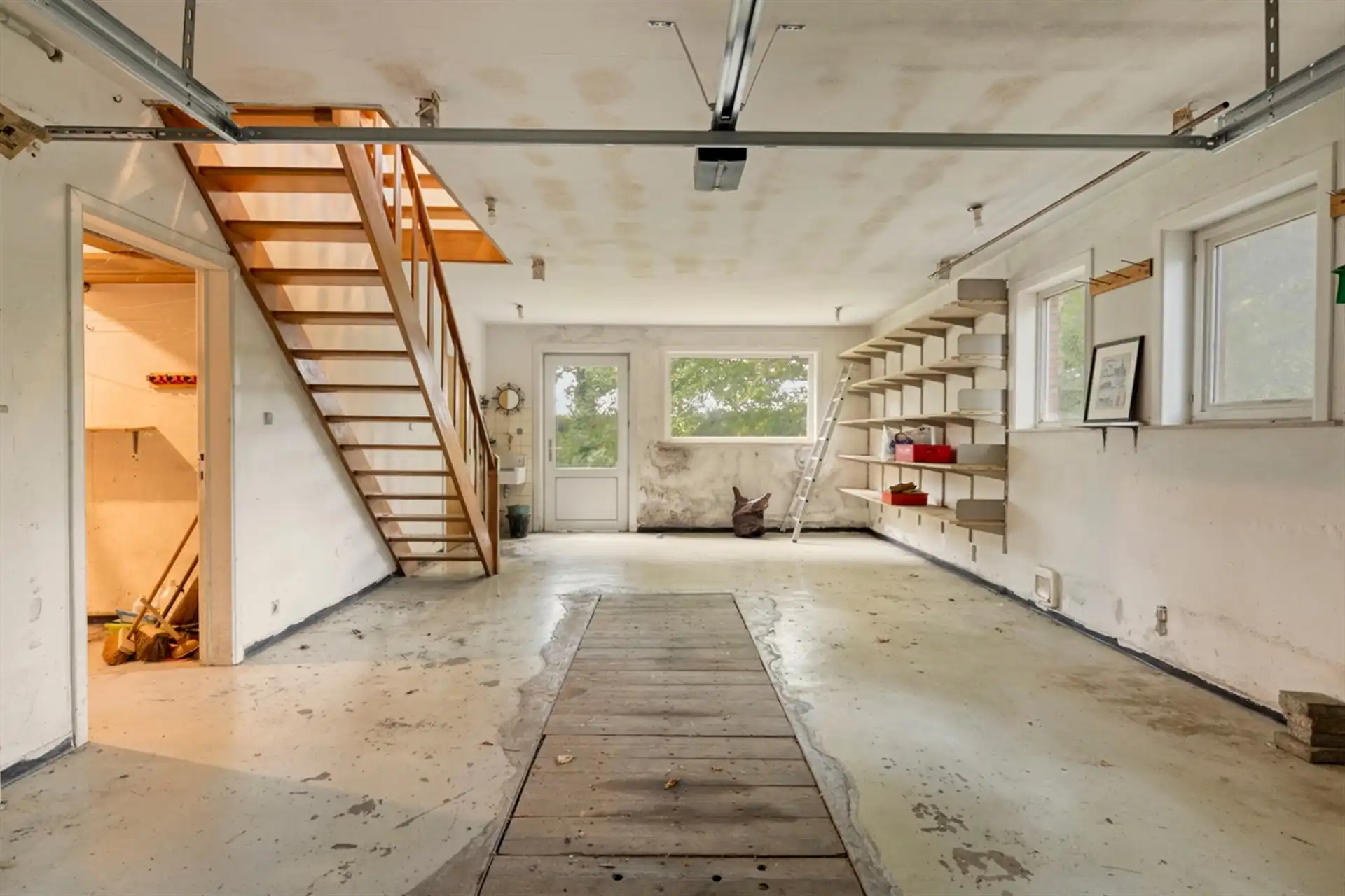 Ruime vrijstaande villa op een perceel van 3.235 m² foto 16