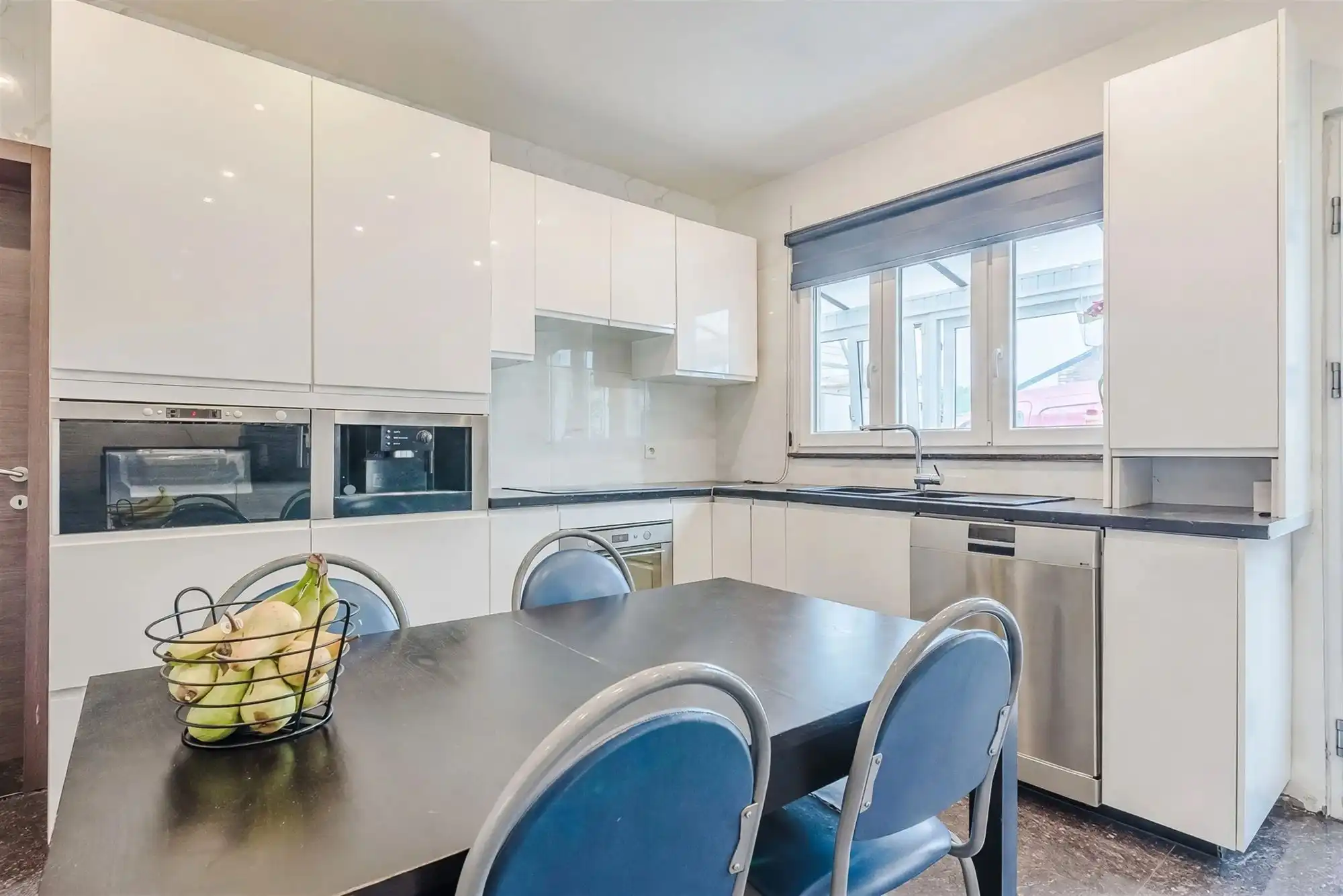 instapklare 3 gevelhuis op 945 m² met 6 slpks en 4 garages foto 10