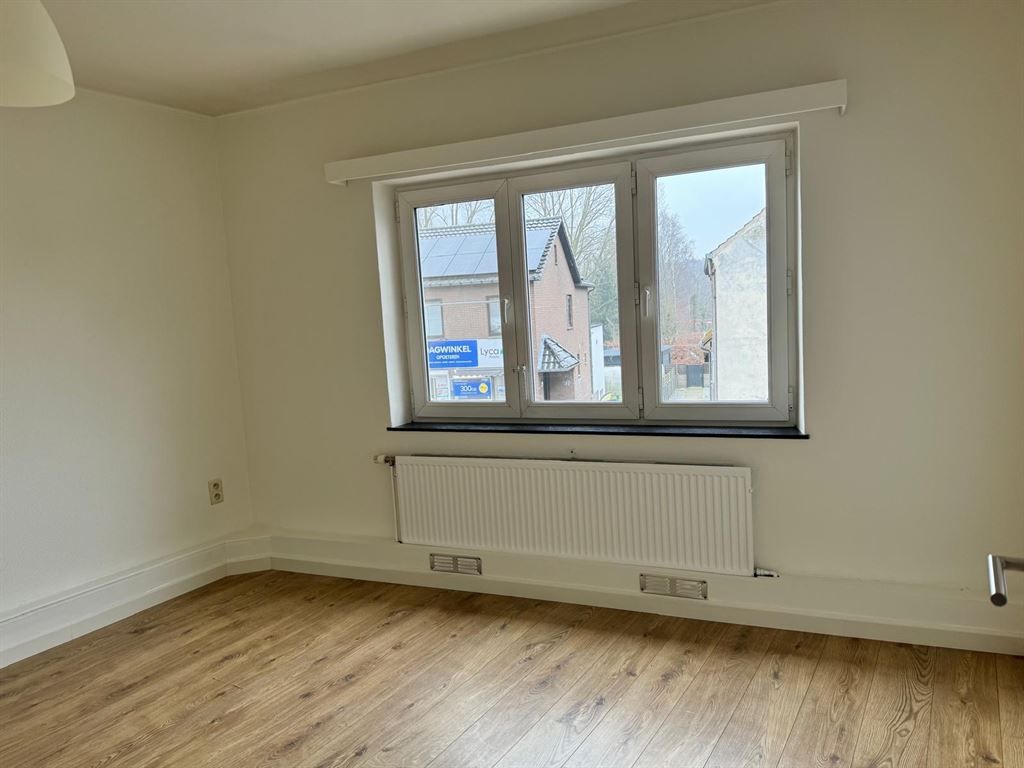 Half-vrijstaande woning met 3 slaapkamers foto 16