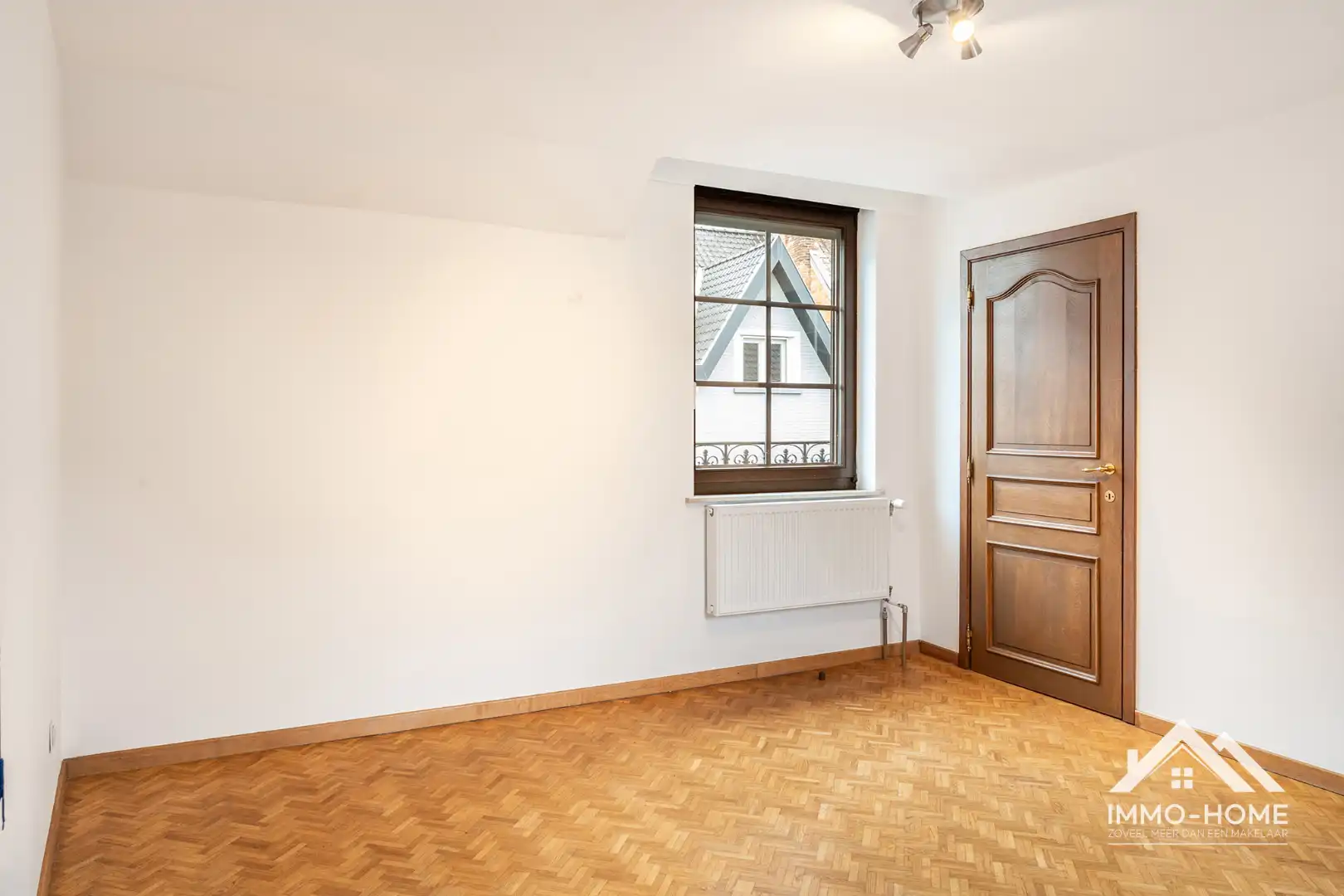 Karaktervol opbrengsteigendom in hartje Lokeren met studio en duplex appartement! foto 19