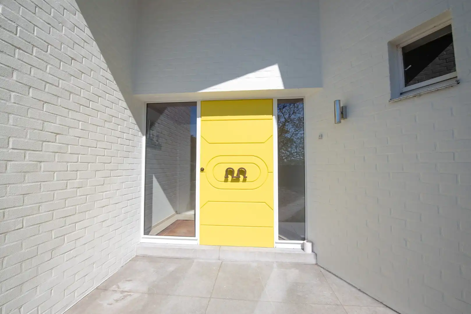 TE KOOP: Ruime architectenwoning in residentiële wijk 'De Piste'. Rustig, groen en zeer bereikbaar op een perceel van maar liefst 1800m²!  foto 3