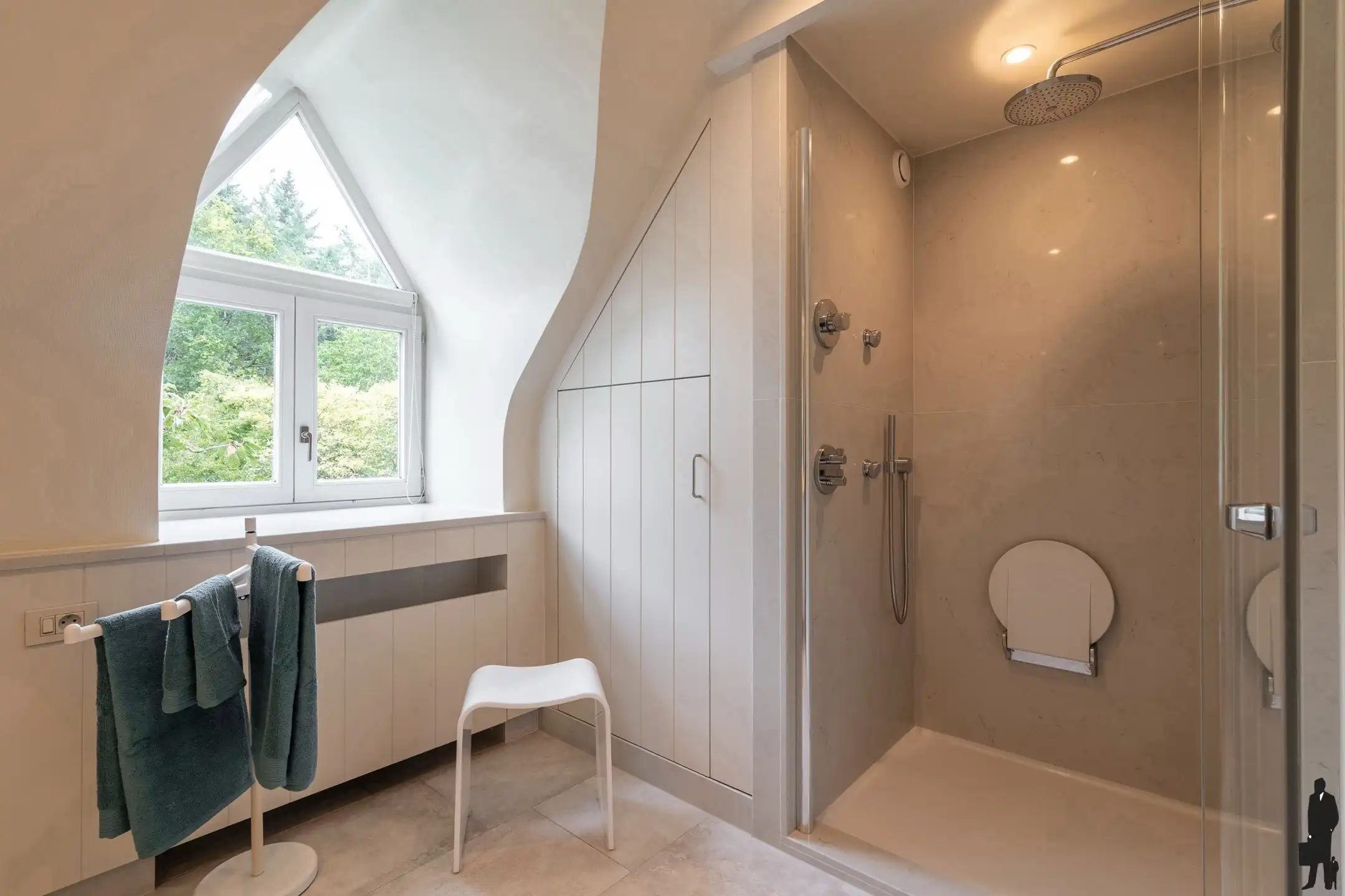 Villa met kantoor en 5 slpk. in groene rand van Turnhout foto 22