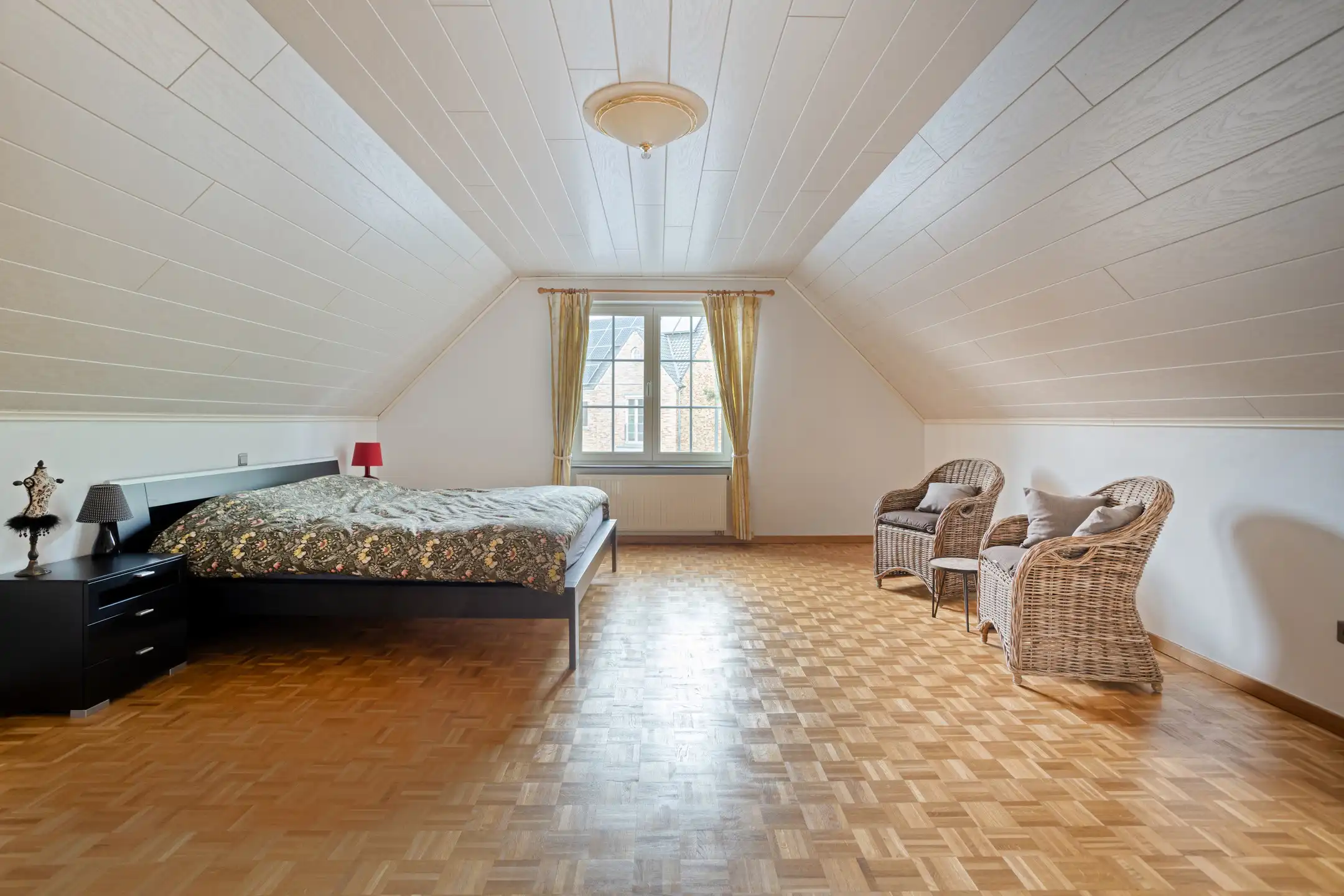 TOP onderhouden villa op uitzonderlijk perceel foto 14
