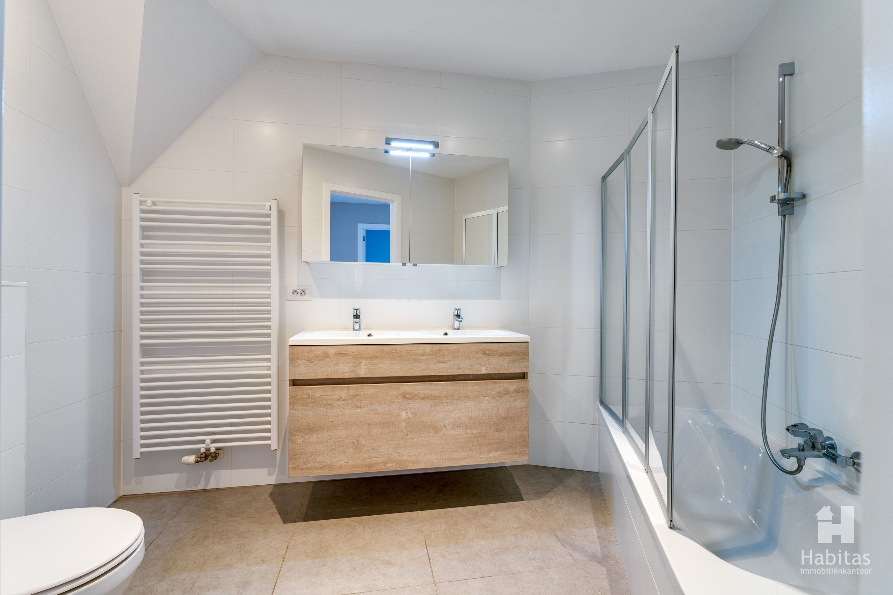 Prachtappartement met aangenaam weids en open uitzicht foto 10