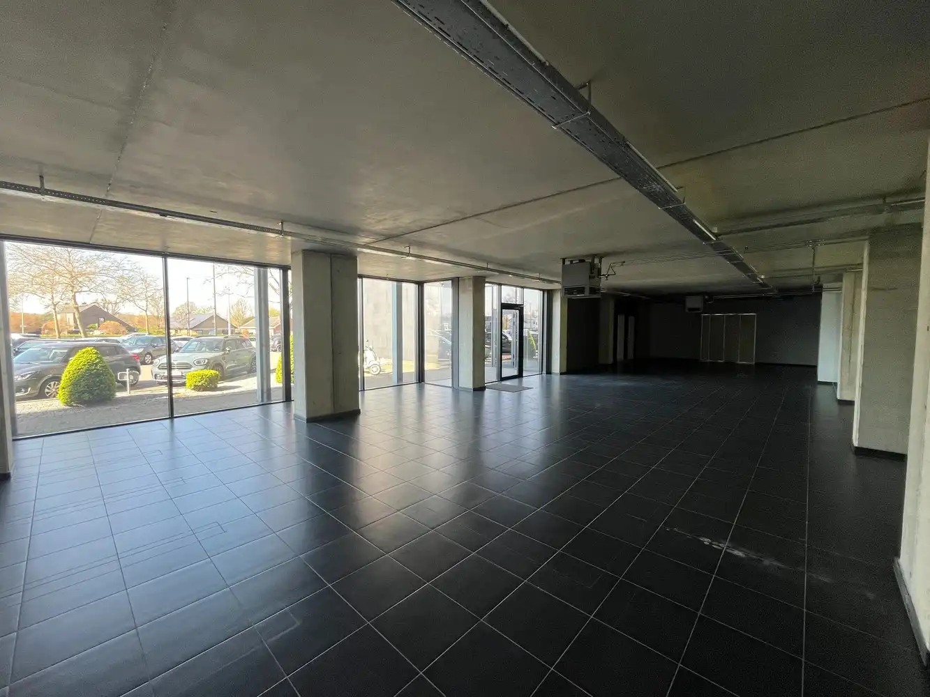 652m² kantoren foto 7