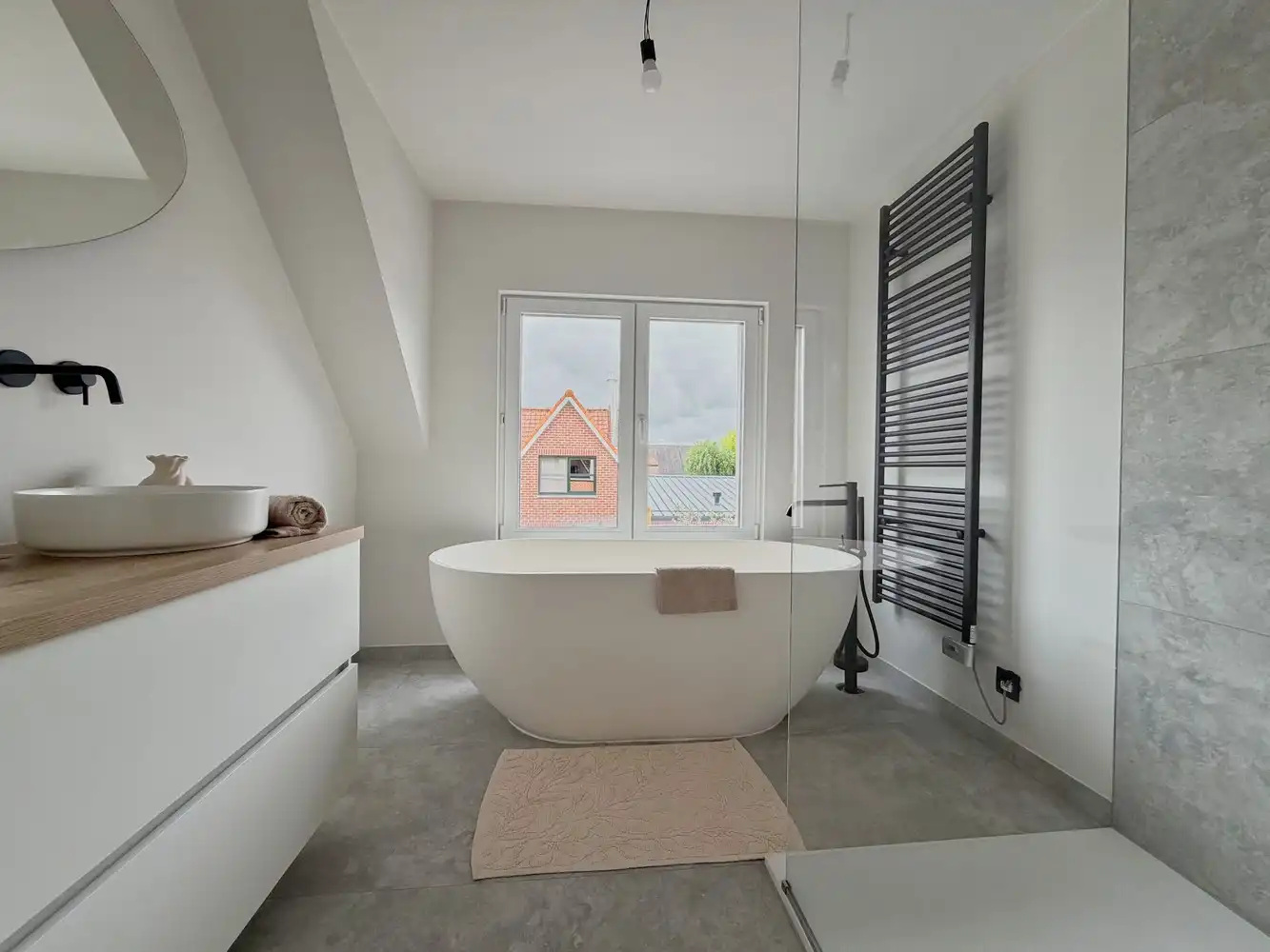 Exclusieve, energiezuinige woning met 3 slpks., 2 badks. + tuin foto 15