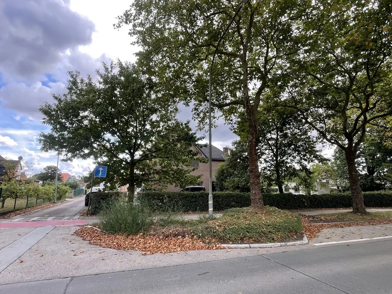 Tweewoonst met mooie tuin en vrijstaande garage foto 15