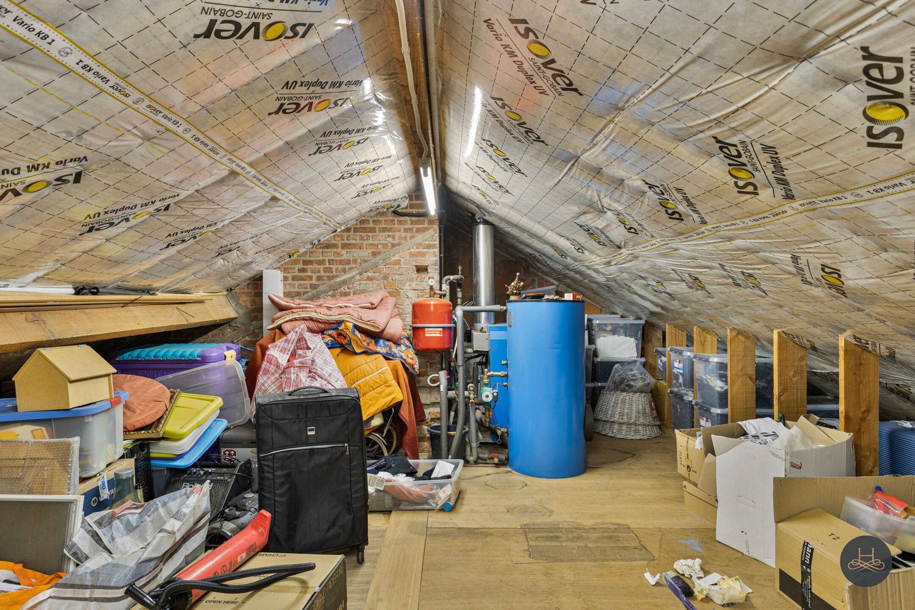Gerenoveerde woning met grote garage/opslagplaats van +- 90 m2 foto 38